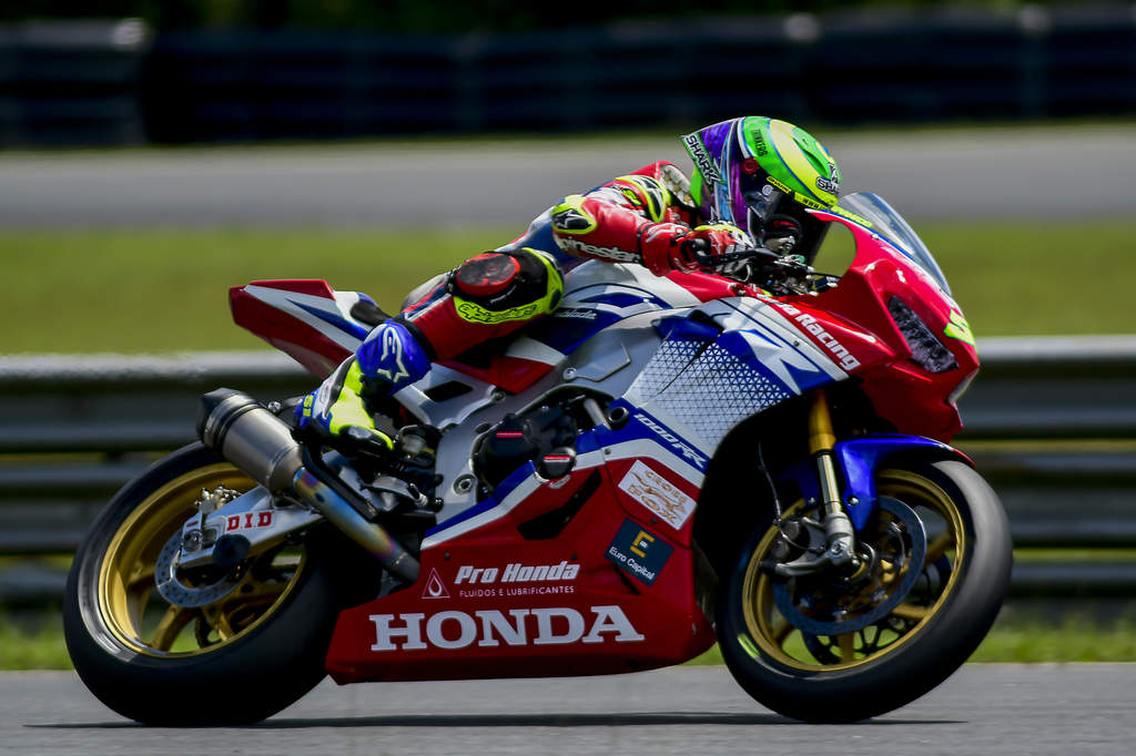 Piloto da Honda vence duas corridas no SuperBike Brasil - DID®