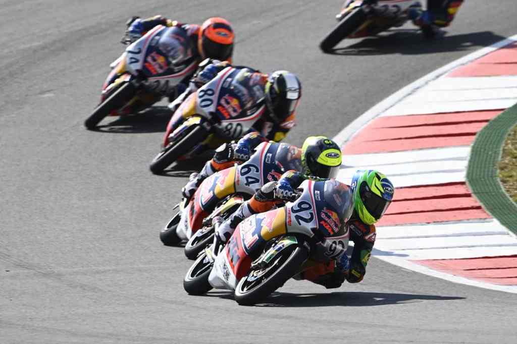 Diogo Moreira é Oitavo Na Segunda Da Red Bull Rookies Cup Em Portimão ...