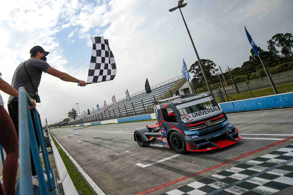 Copa Truck: Beto Monteiro é o segundo mais rápido em primeiro