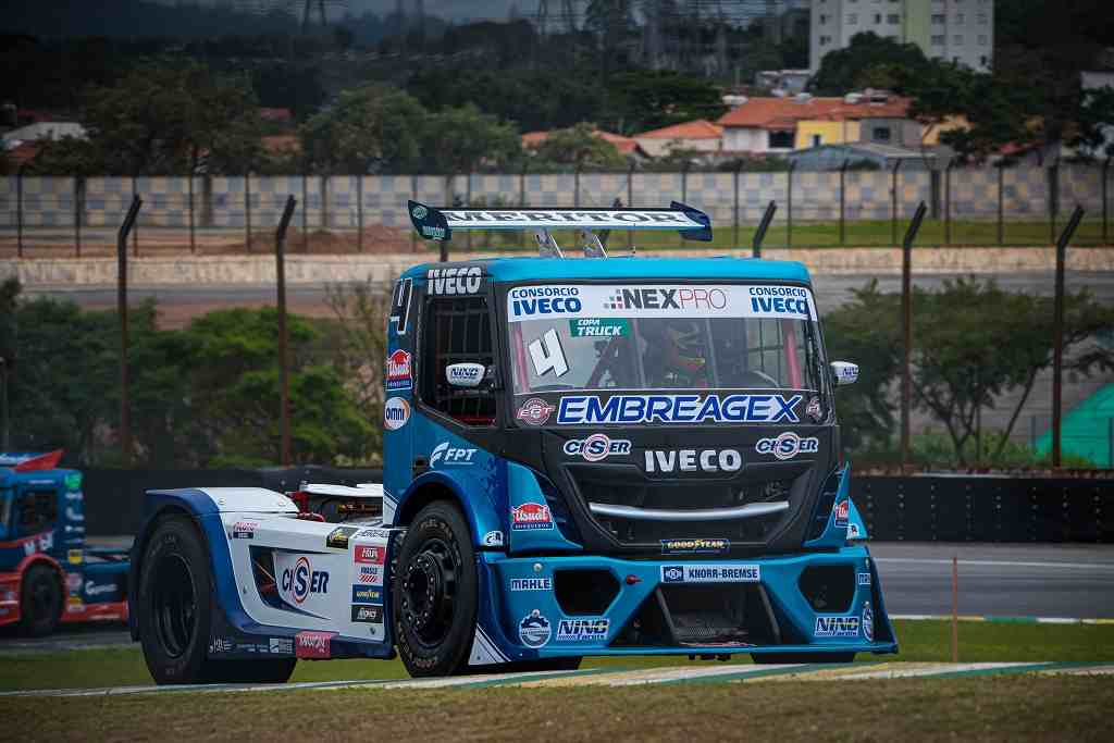 Copa Truck: Beto Monteiro lidera sexta-feira de treinos em