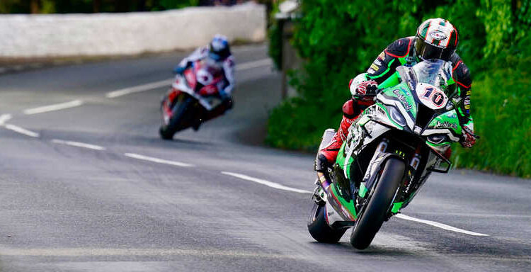 Michael Dunlop vence a primeira corrida do TT da Ilha de Man 2018