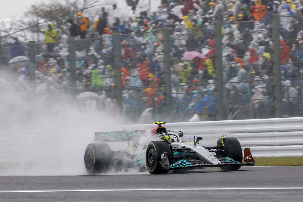 Verstappen domina treinos livres para GP do Japão de F1