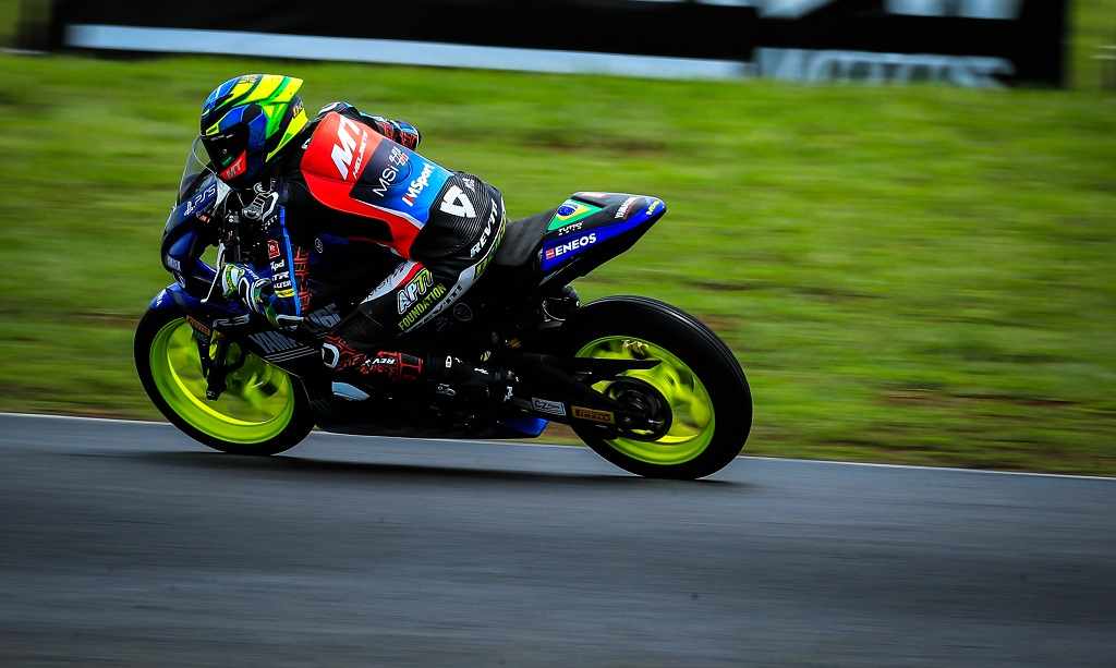 Diogo Moreira, o brasileiro no campeonato mundial de Moto3 em 2022