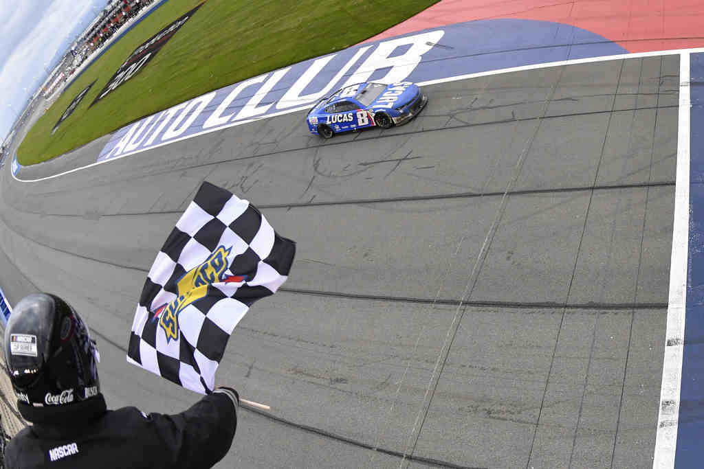 Kyle Busch Vence Primeira Pela RCR Na Nascar Em Despedida Do Atual ...