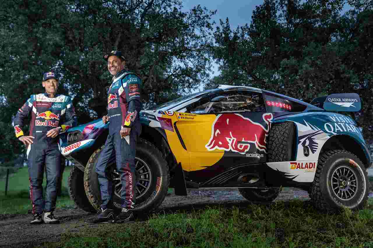 Nasser AlAttiyah de Prodrive Hunter em supertime para o Dakar 2024