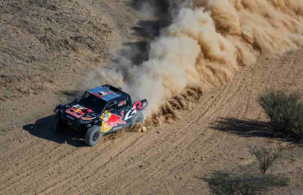 Dakar tem Lucas Moraes em terceiro e liderança por um segundo nas motos