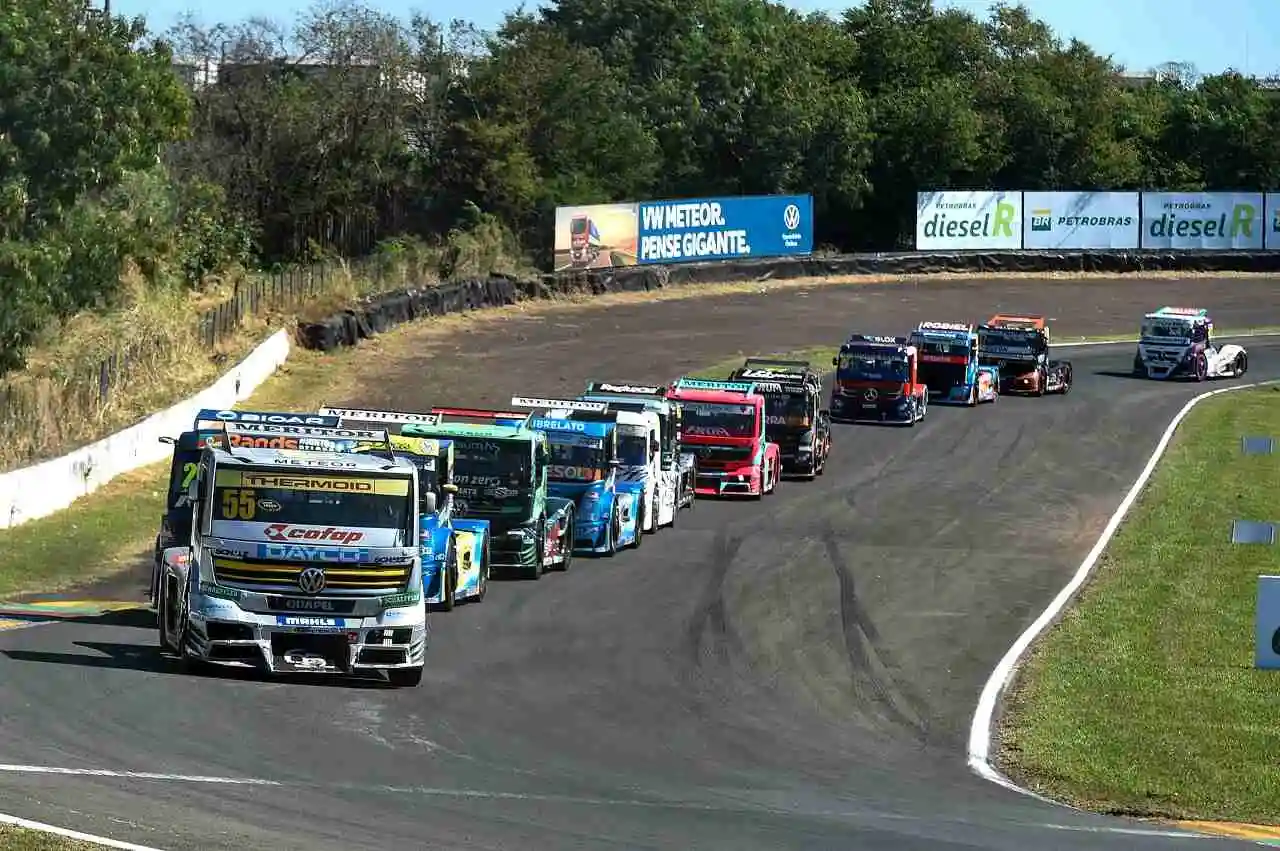 Beto Monteiro e Paulo Salustiano vencem na Copa Truck em Londrina