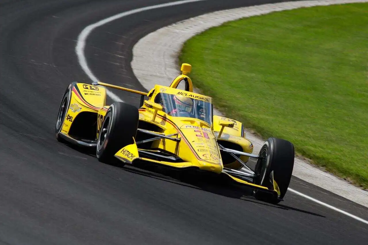 Penske domina primeira fila do grid na Indy 500. Pole veio com recorde