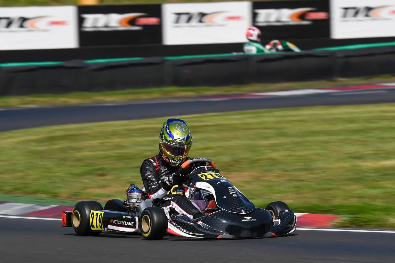 Brasil chega com delegação recorde ao Mundial de Kart da Inglaterra