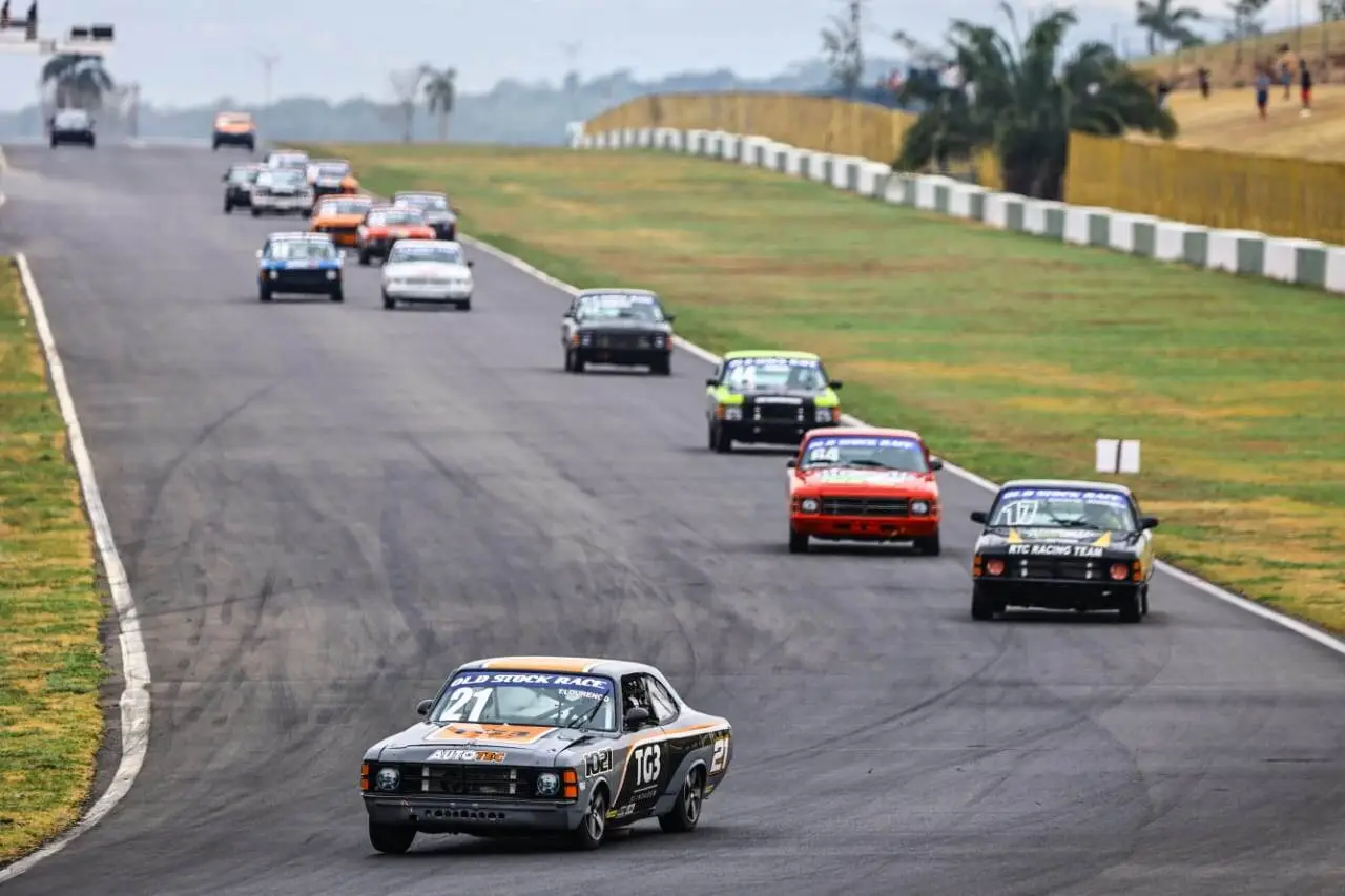 Thiago Lourenço domina etapa de Goiânia da Old Stock Race